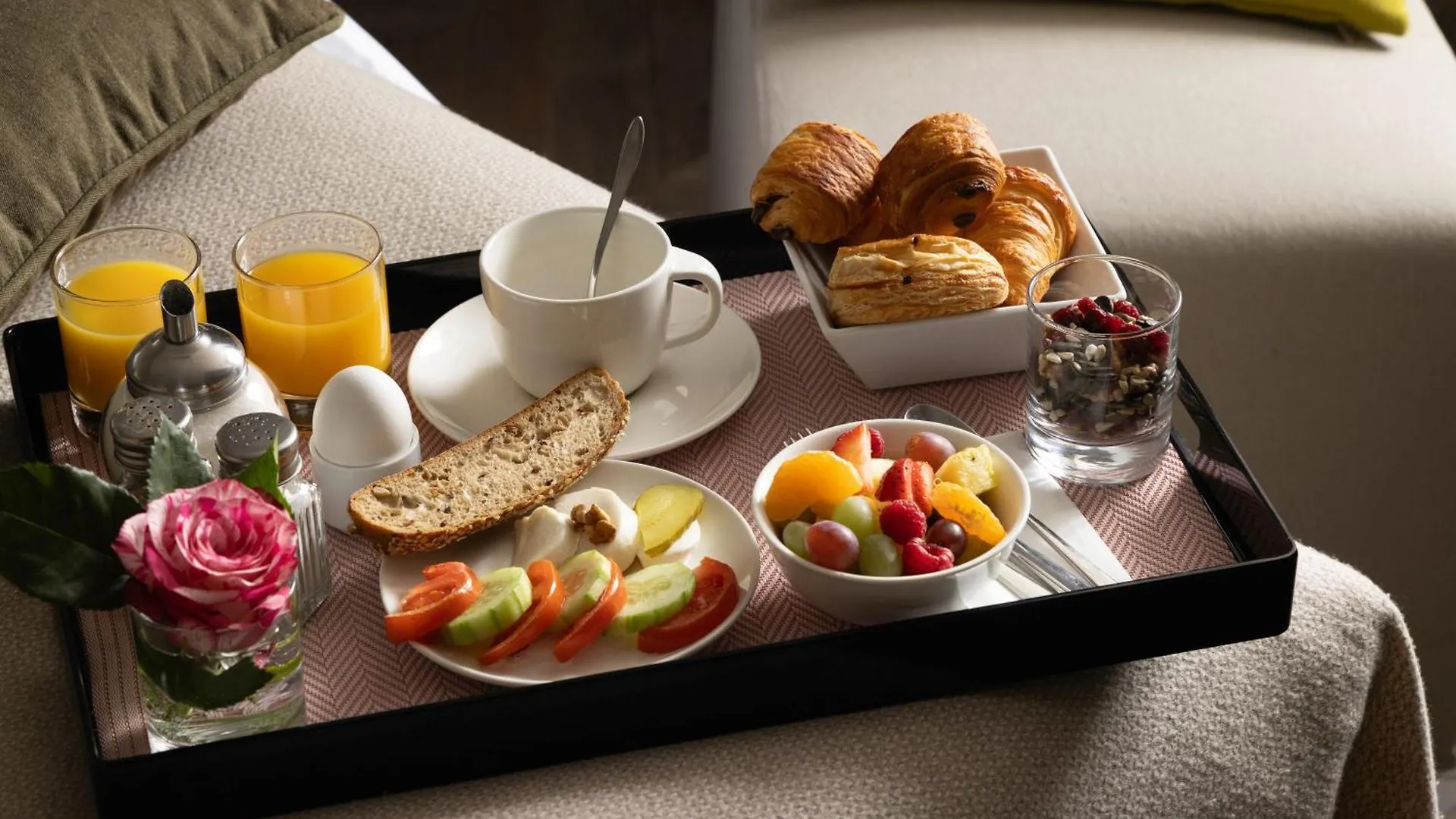 Hotel D Cenevre 4*,  İsviçre